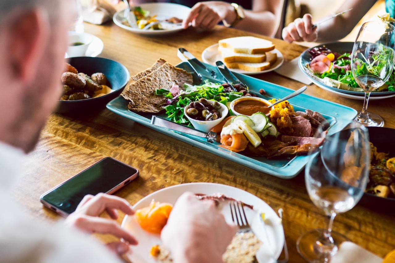 Drink Tasmania Luxury-Eco Private Customised Tour (1-4 Adults)