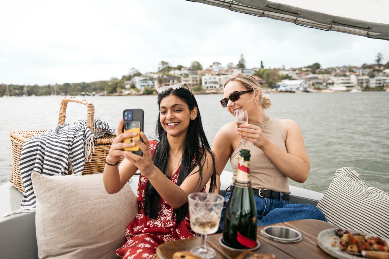 Goboat Sydney - 2 Hour Electric Picnic Boat Hire (Up To 8 People)
