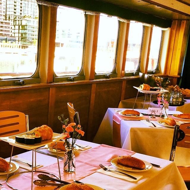 Champagne And Seafood Brunch Cruise