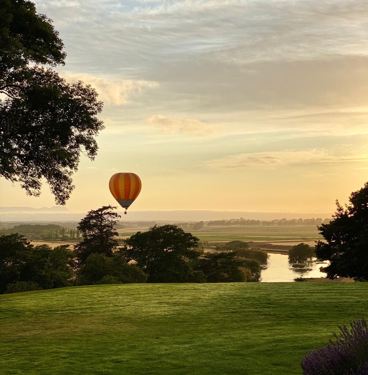 Ballooning Over The Avon Valley With Transport From Perth And Breakfast