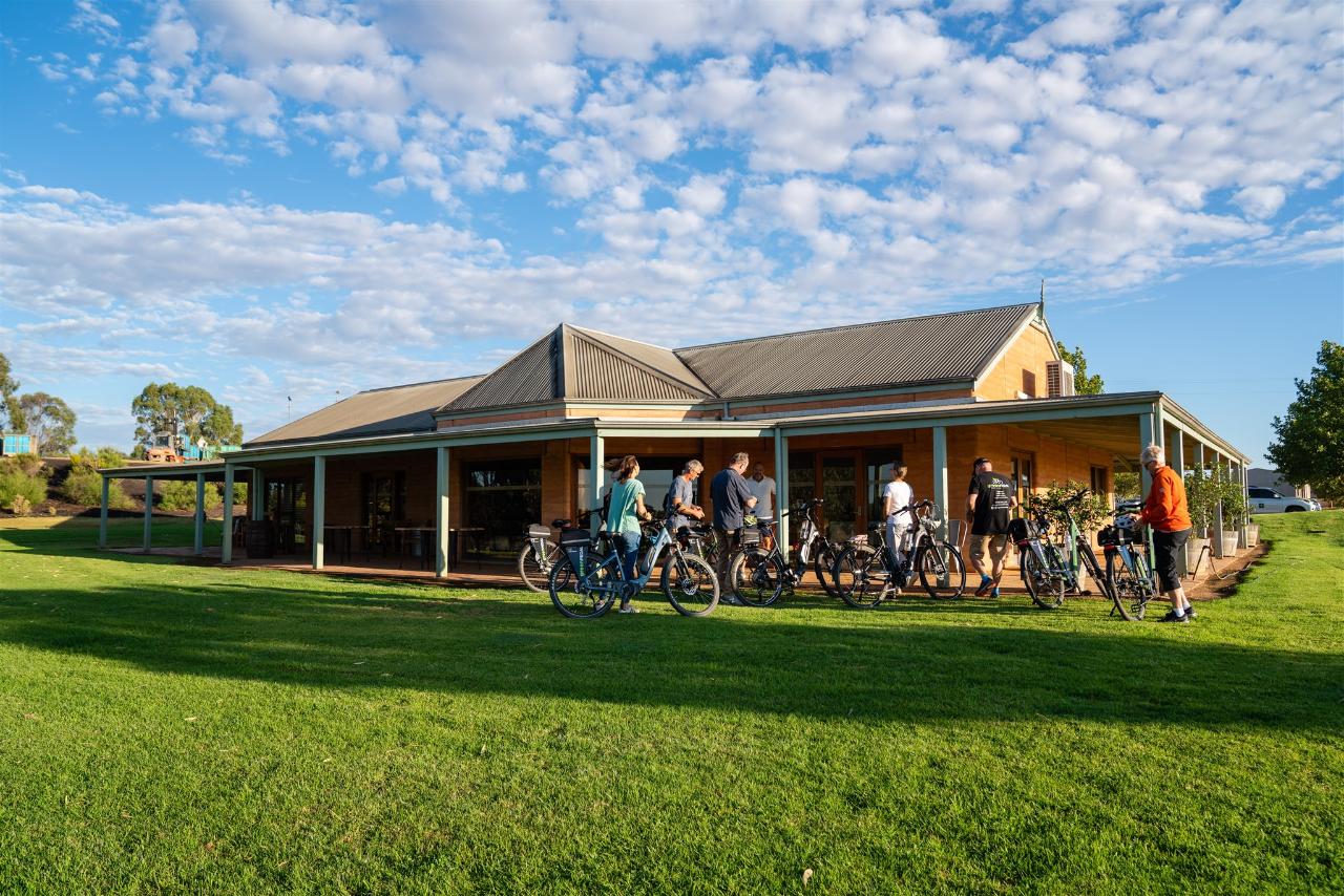 Bike To Winery - Guided E-Bike Tour