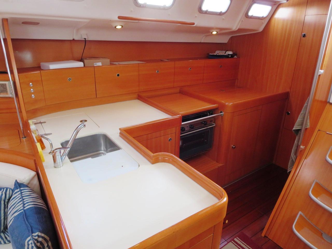 Skippered Charter - Beneteau 47.7 'Eagle Rock'