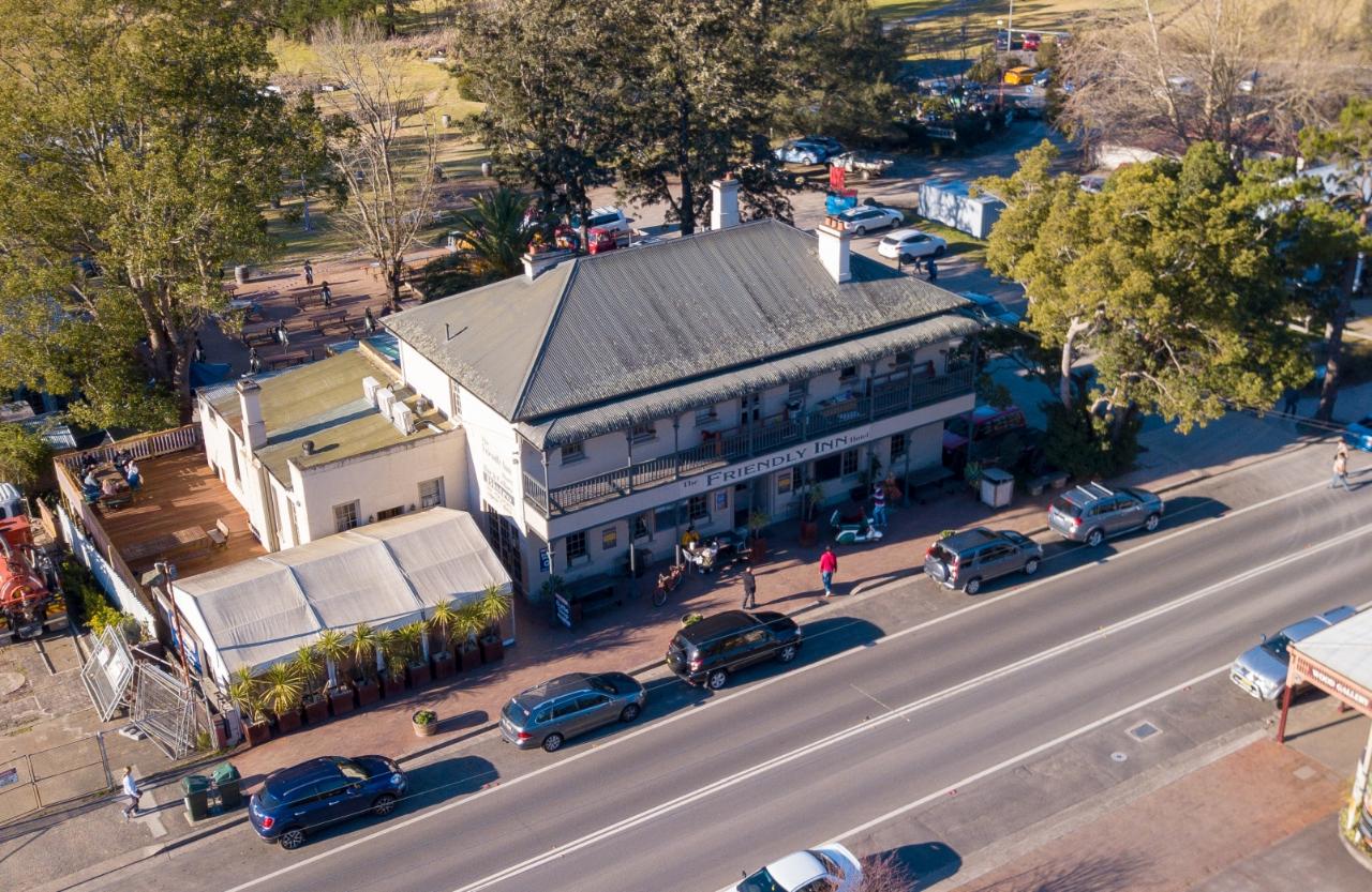 Southern Highlands Pub & Winery Tour