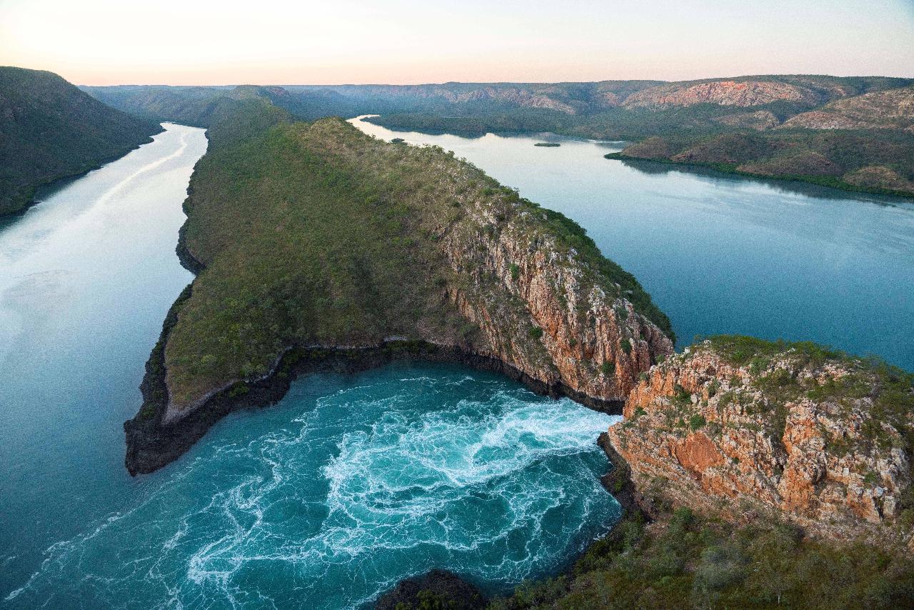 Horizontal Falls Discoverer (Includes Landing, Boat Tour & Lunch) Ex Derby