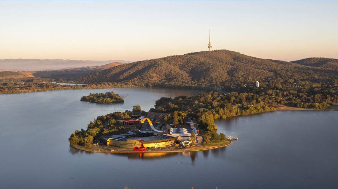 Highlights Of Canberra Tour