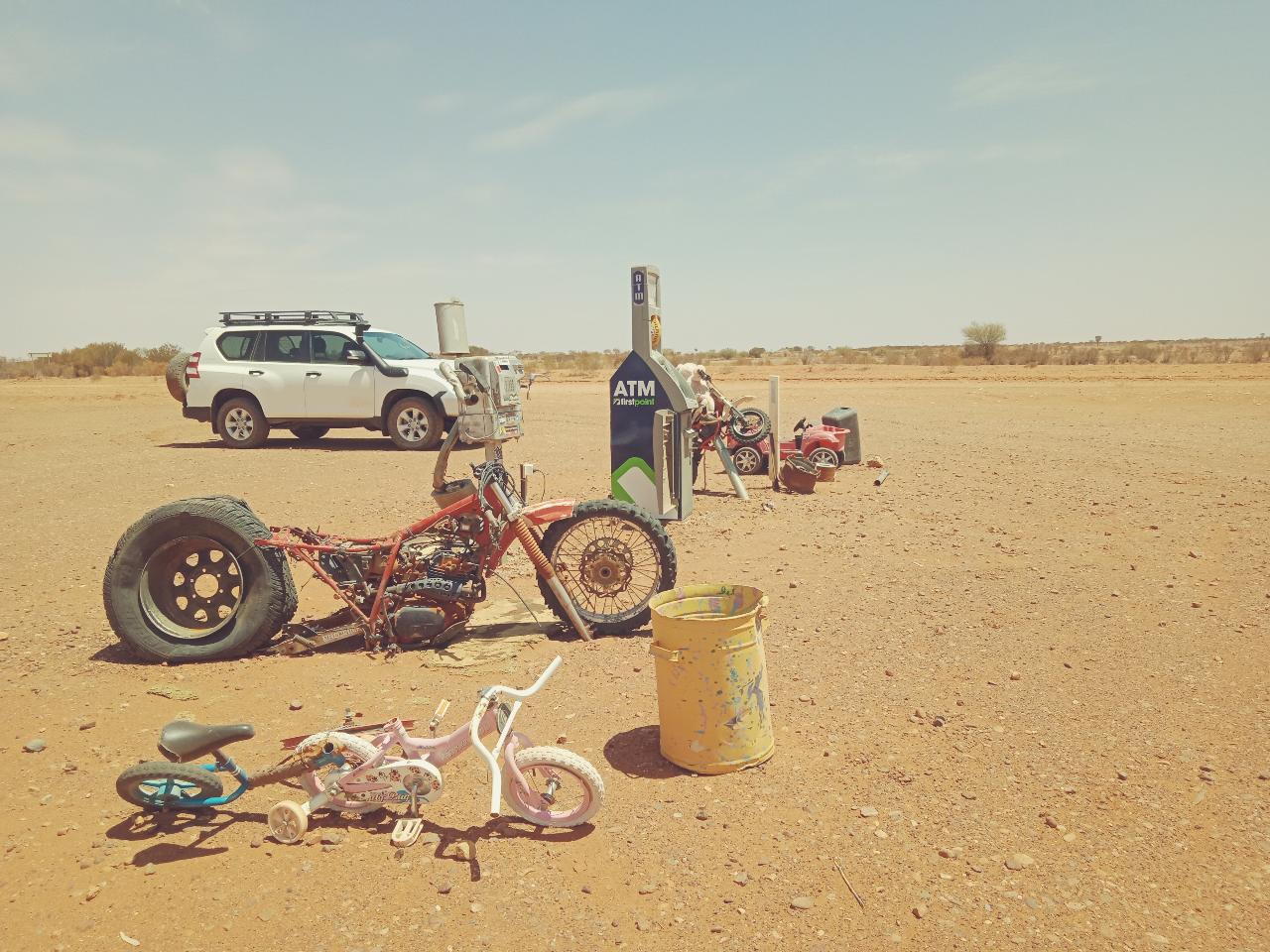 Parallel Time - Chambers Pillar - Private Tour - 4Wd - Full Day