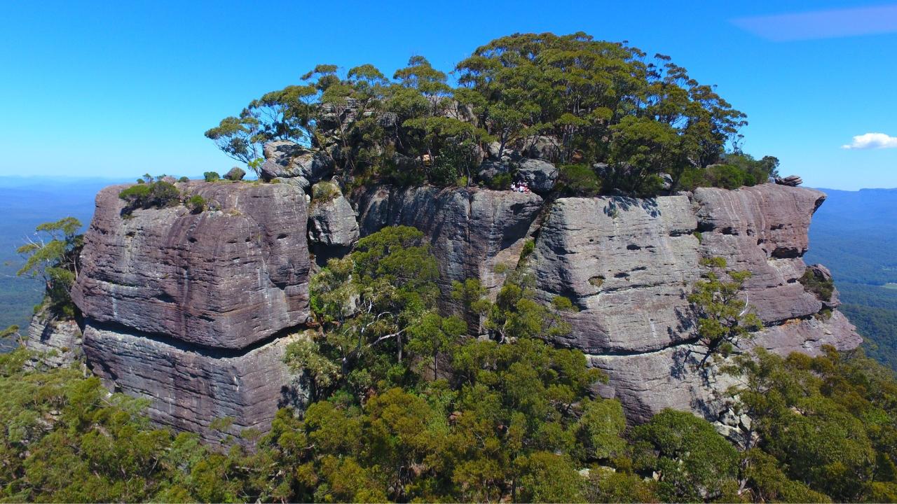 Day Walk - Pigeon House Mountain Morton National Park
