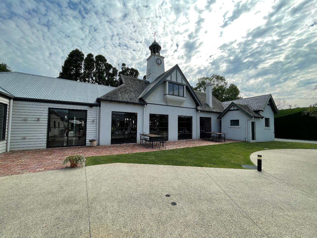 Yarra Valley Safari: Wildlife, Wine And Indulgence