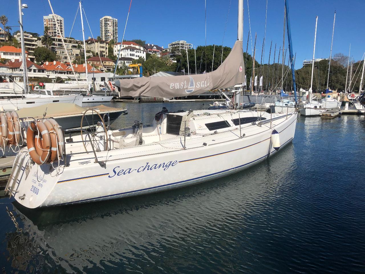 Bareboat Charter - Sydney 36 'Jayargee'