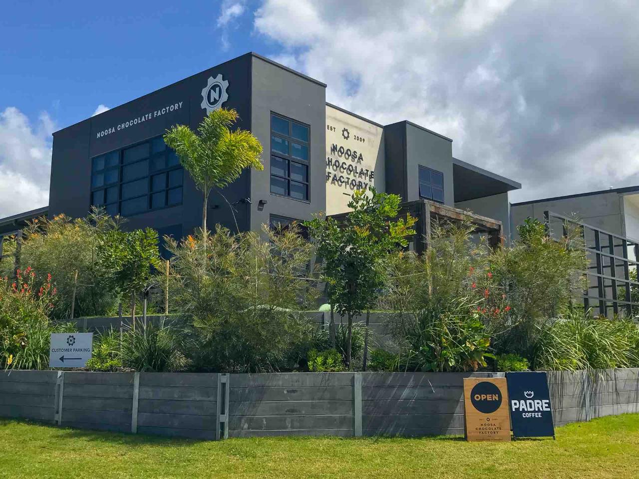 Secrets Of Noosa Tour With Oceanview Lunch, Nature And Noosa River Ferry - Luxury Private Tour