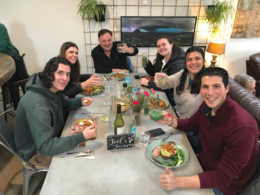 Noosa Hinterland Tour From Noosa With Gourmet Lunch, Wine Tasting And Everglades Lake - Luxury Priva