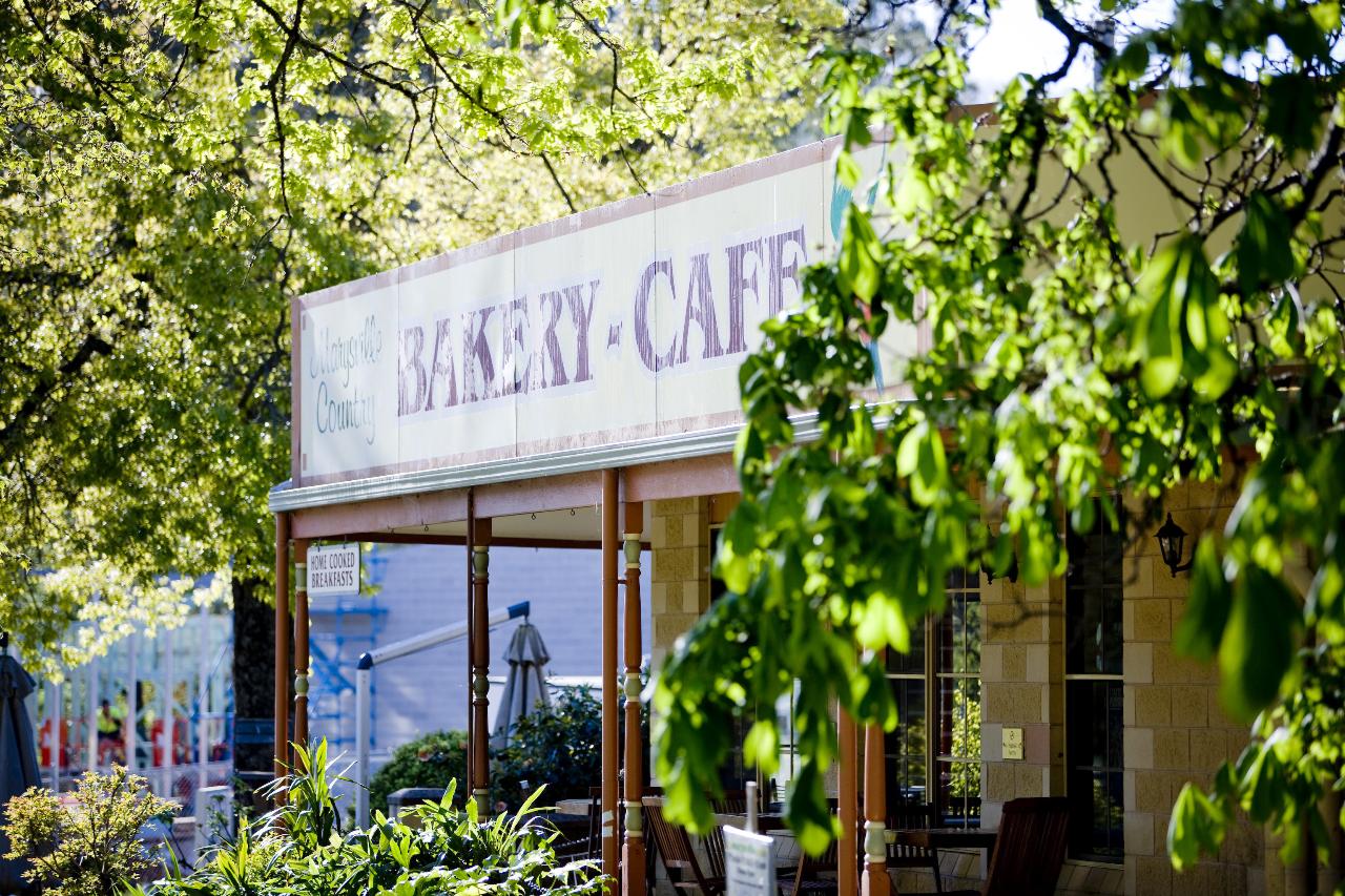 Autopia Tours: Lake Mountain Snow And Waterfalls Tour