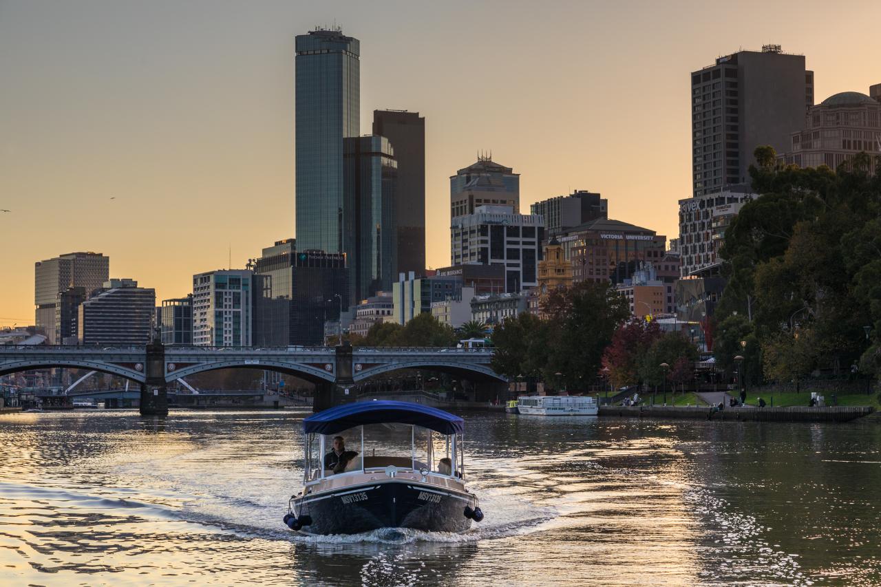 1.5Hr Yarra River Wine And Cheese Cruise For Up To 6 People - Departing Docklands