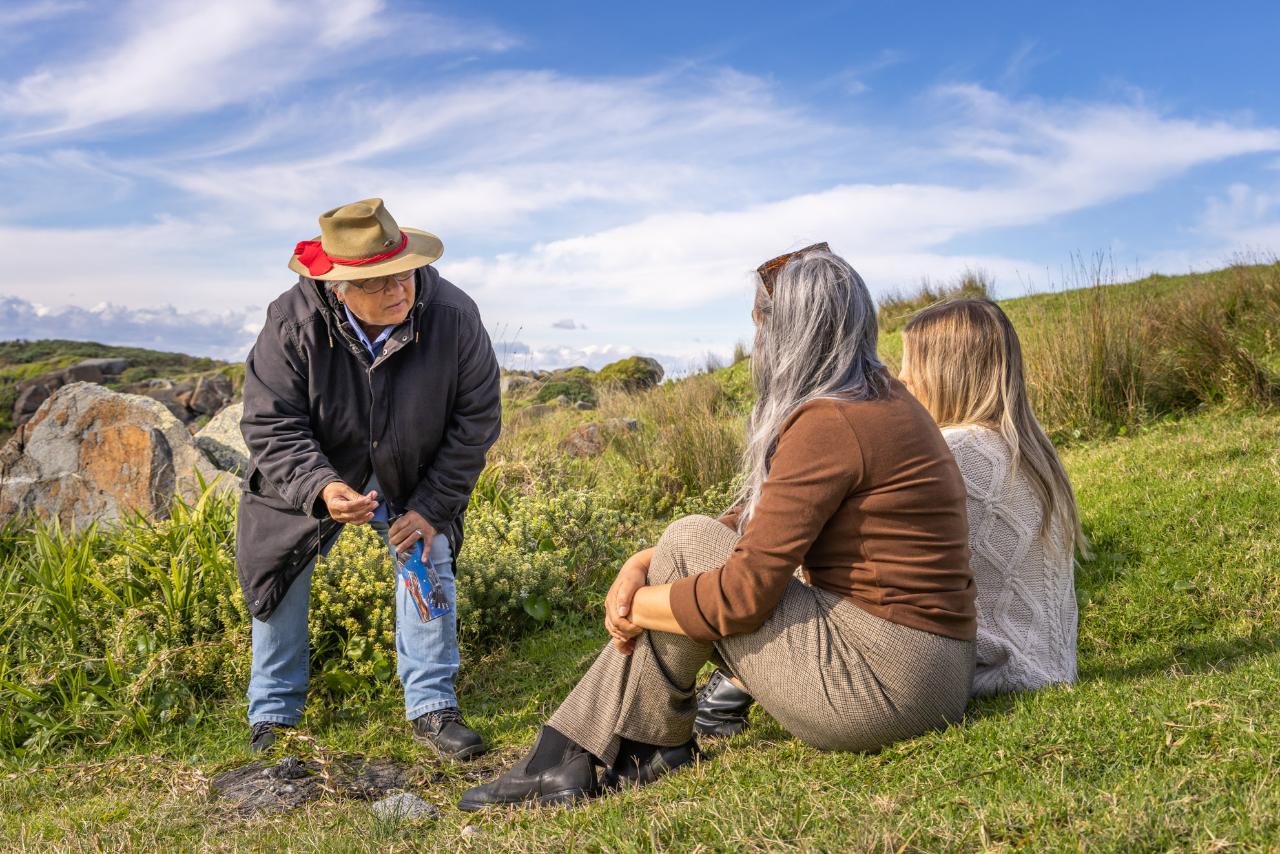 Connect To Country - Bush Food And Bush Medicine Walk On The Bingi Dreaming Track With Elder Patrici