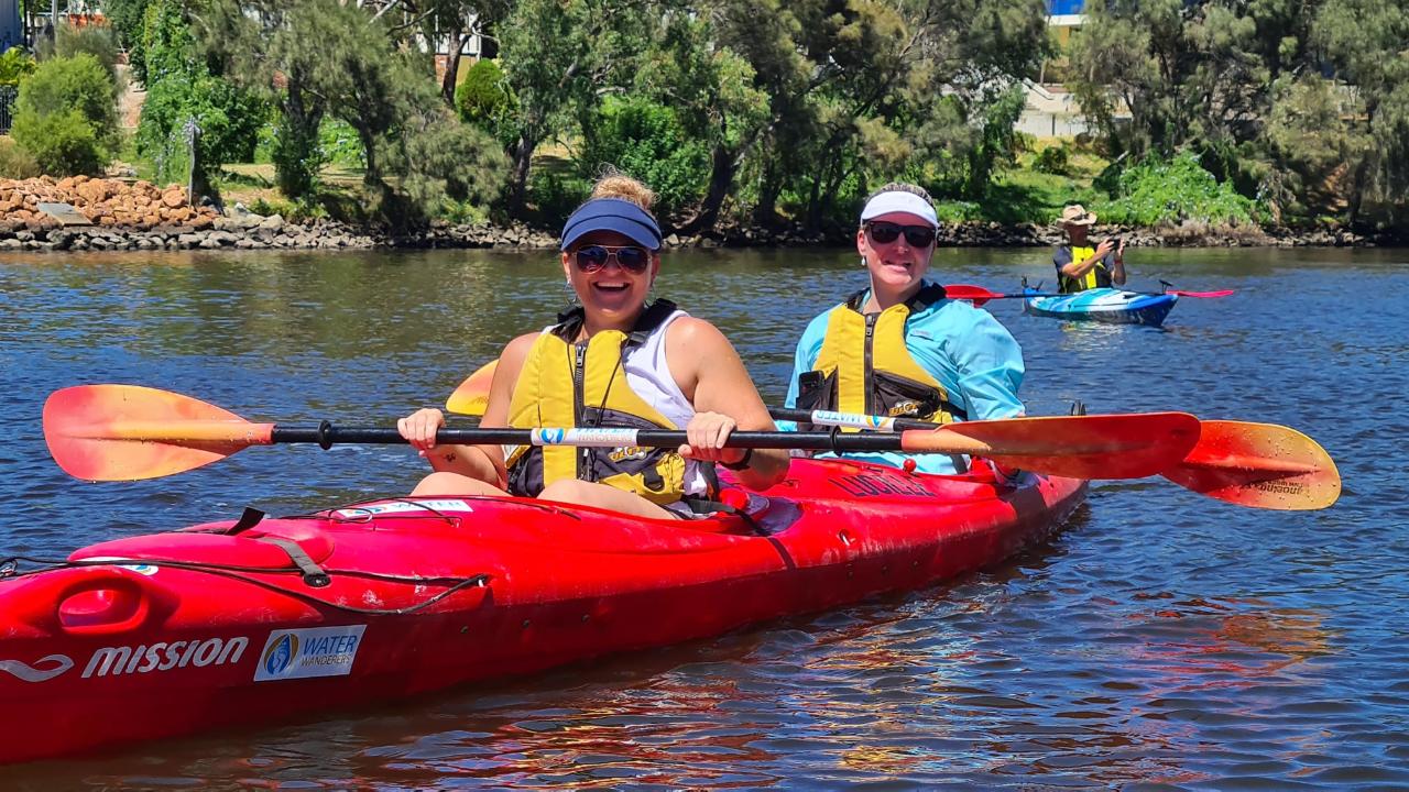 Swan River: Kayak, Wine & Dine Experience