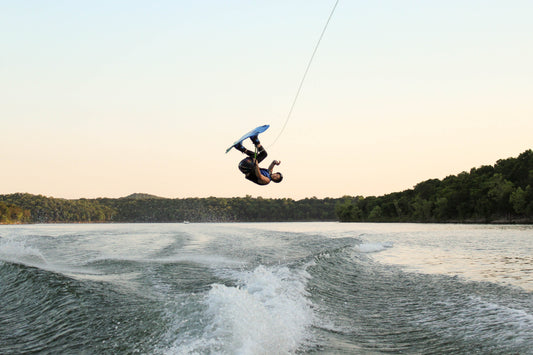 Unmotorised Half Day Hire + Ultimate Watersports Black Cap