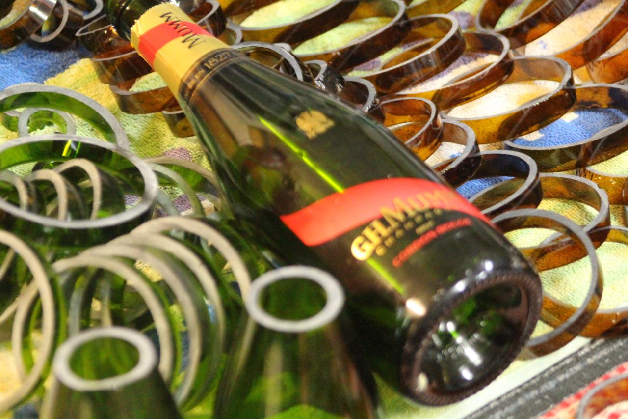 Cindy Poole Glass Artist - Gallery & Behind The Scenes Discover Tour Experience