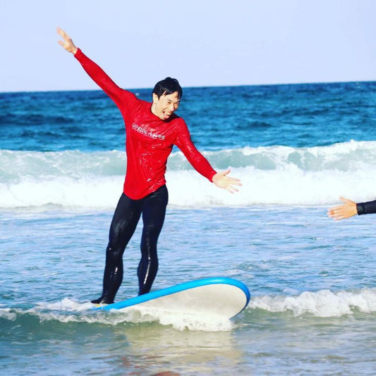 Surf Lesson & 2H Surfboard Hire At Surfers Paradise Qld