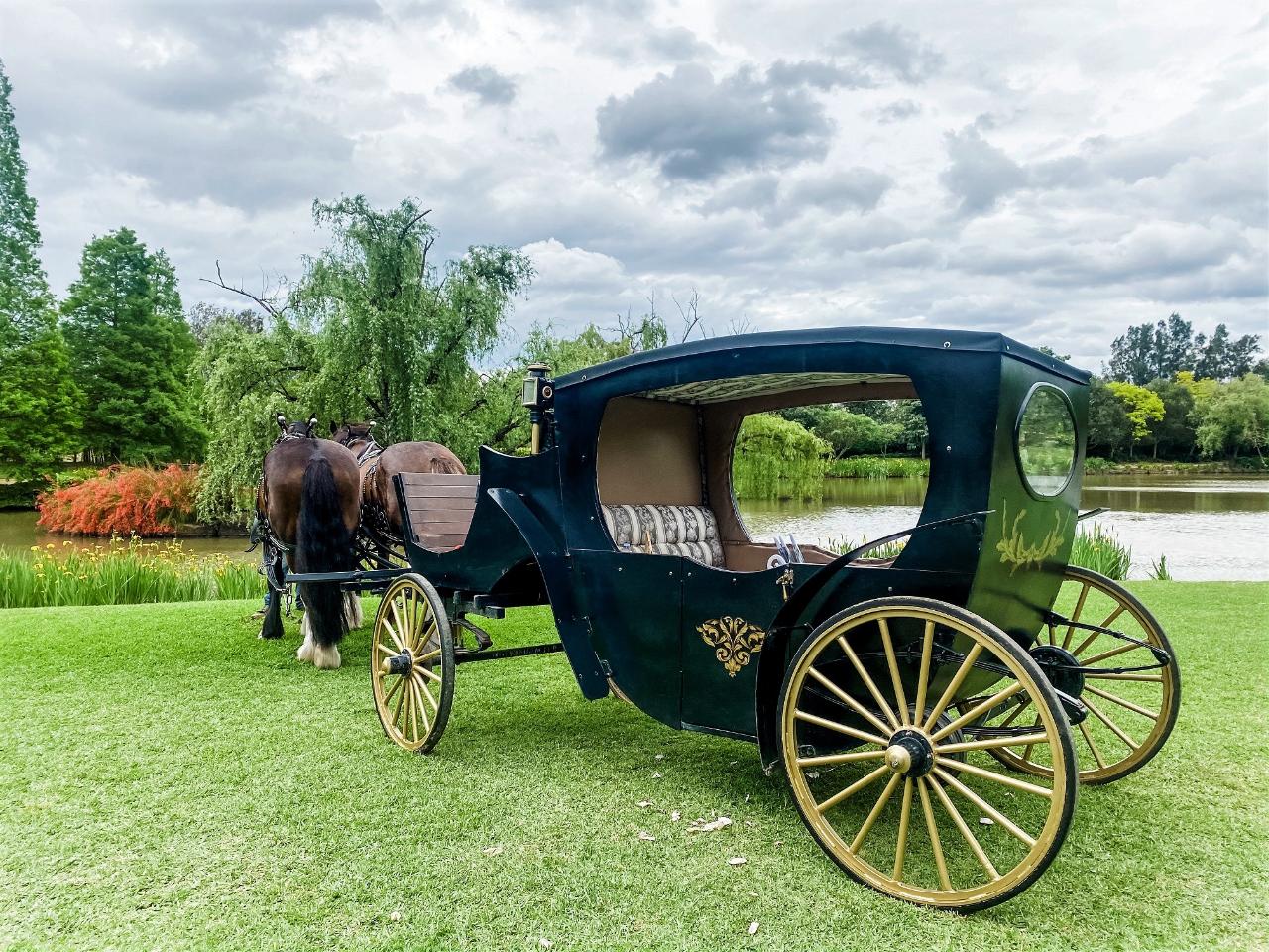 Romantic Couple's Private Horse And Carriage Wine Tour